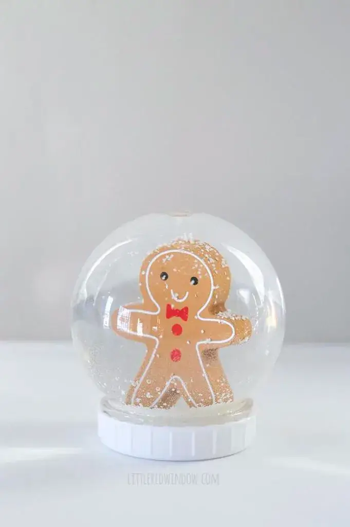 DIY-Dollar-Store-Snowglobes