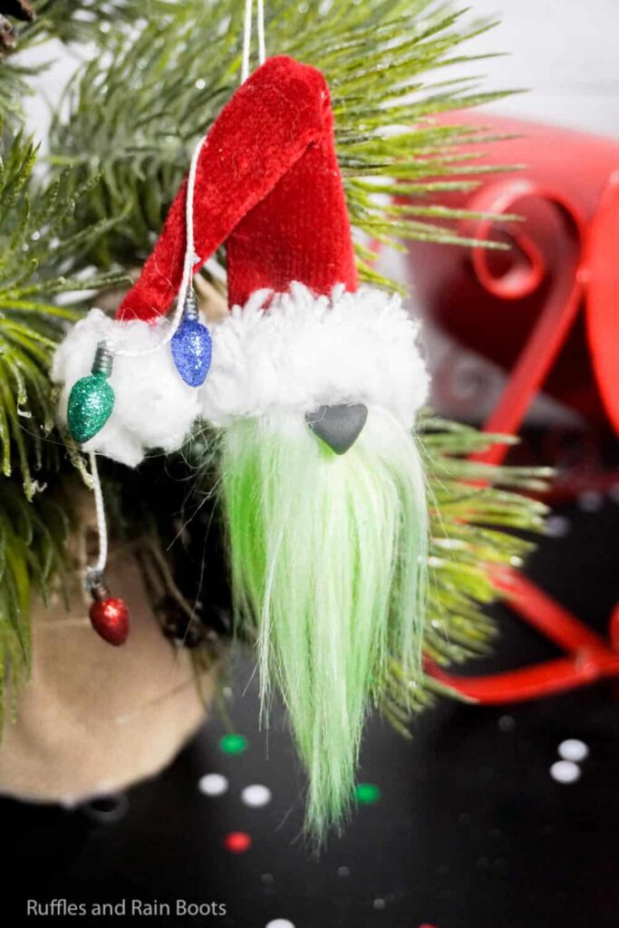 diy-dollar-store-christmas-grinch-ornament