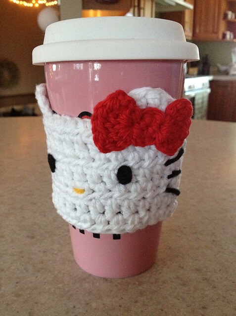 DIY-Hello-Kitty-Crochet-Mug-Sleeve