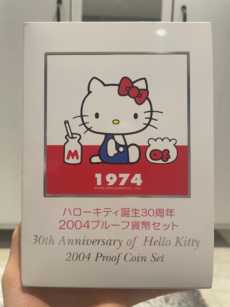 hello-kitty-gifts-for-adults-coin-set