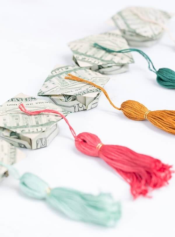 DIY-money-graduation-hats