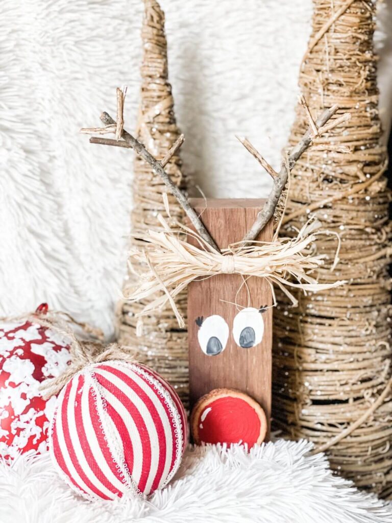 09-diy-wood-block-reindeer