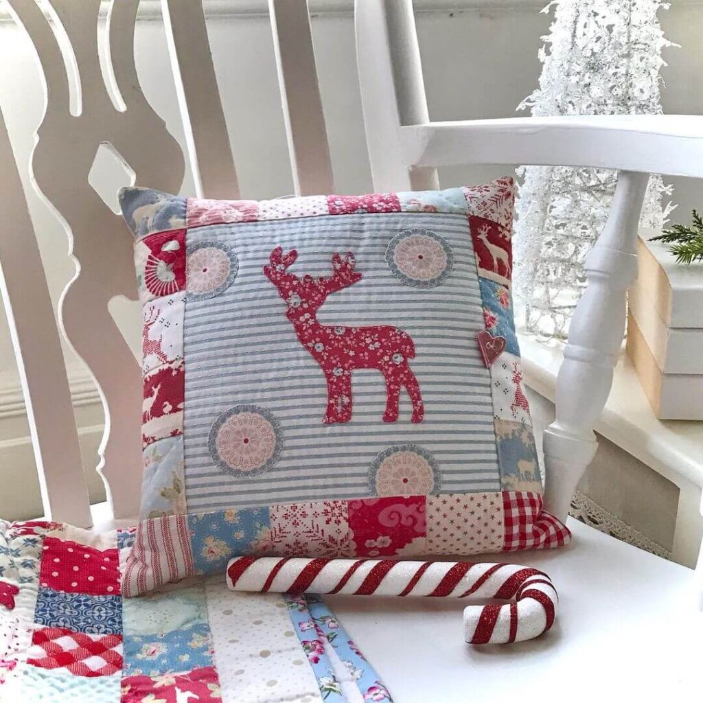 12-diy-pillow-throw-christmas-craft-make-and-sell