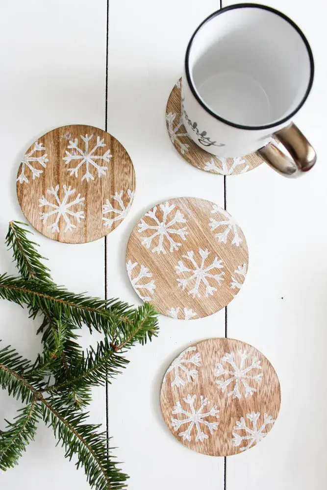 15-Wooden-Winter-Coasters-to-make-and-sell
