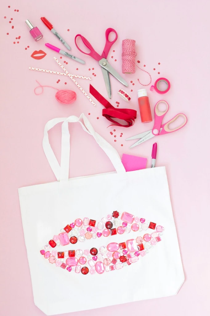 Valentines-Crafts-Bedazzled-Tote-Bag