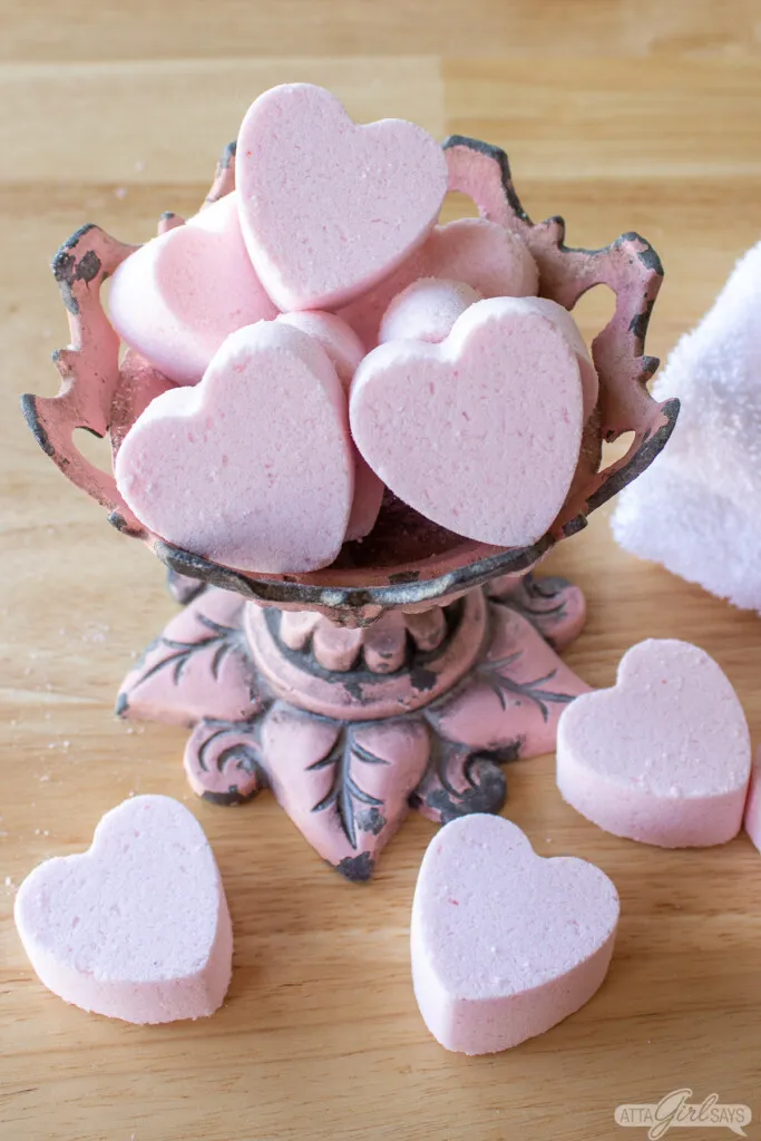 Valentines-Crafts-Heart-Bath-Bombs