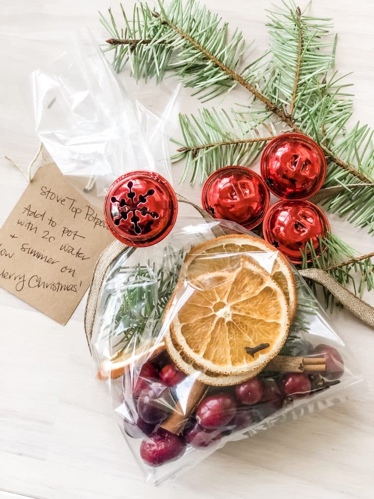 diy-christmas-potpourri-bags