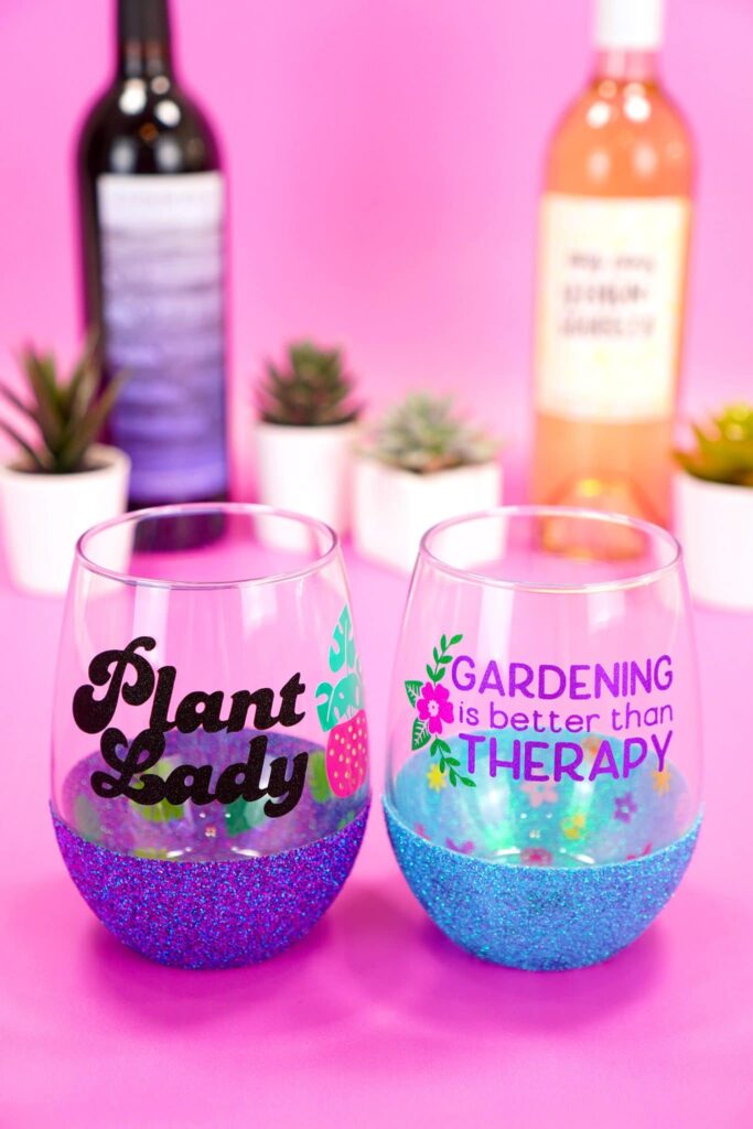Cricut-DIY-Glitter-Wine-Glasses