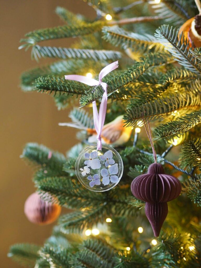 Flower-Resin-Decoration-to-Sell