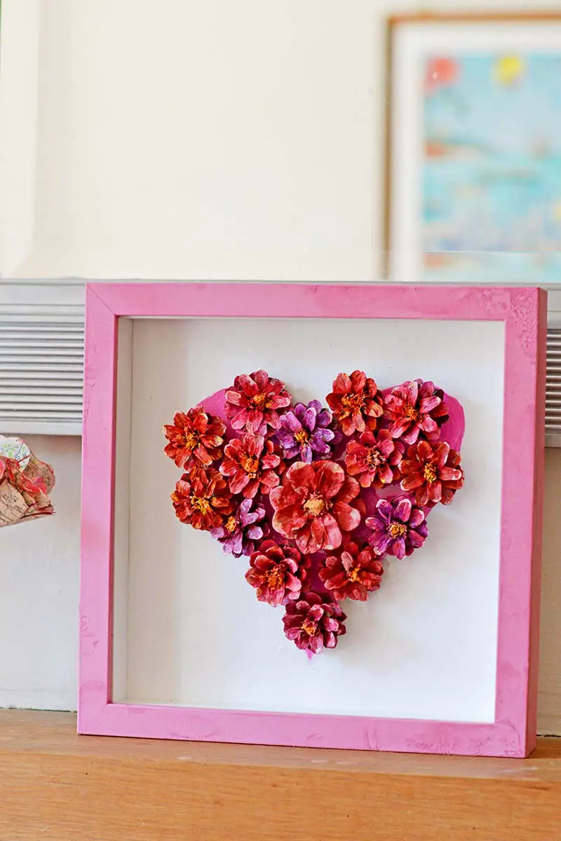 heart-pinecone-wall-art-crafts