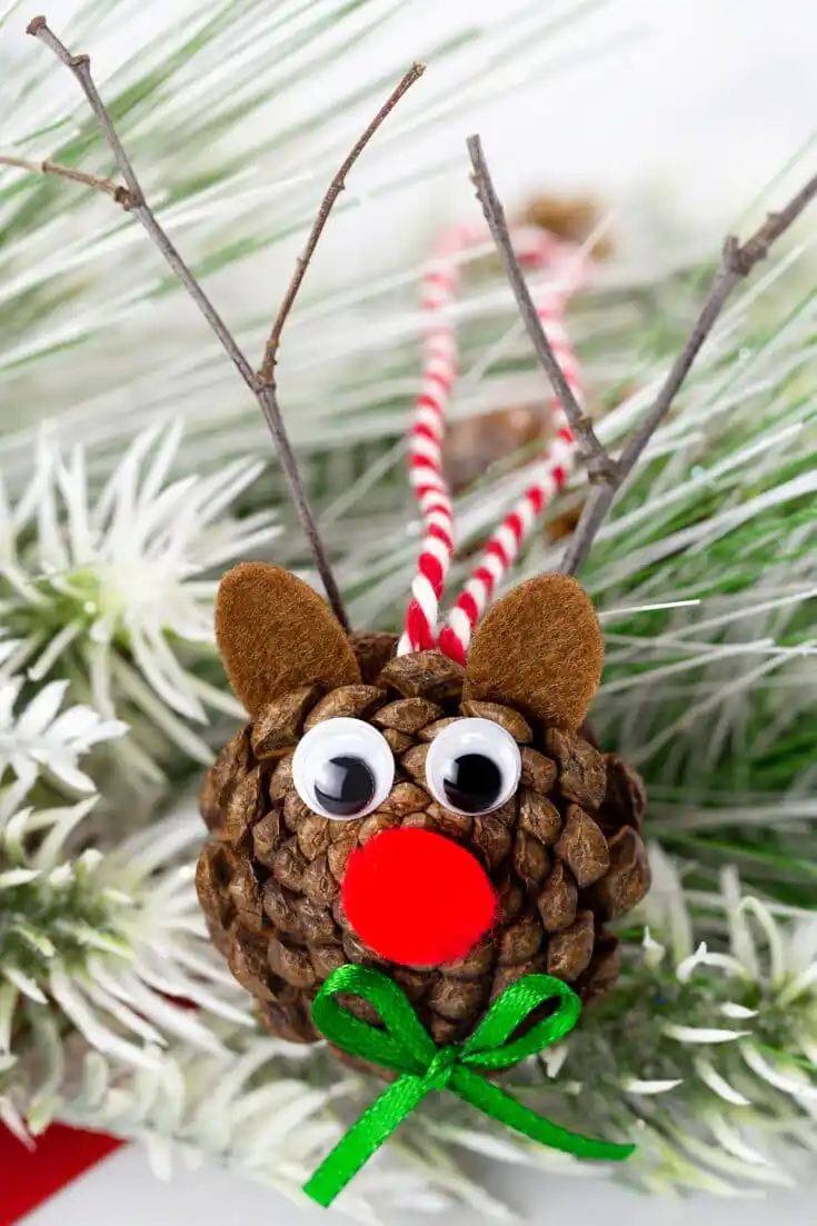 pinecone-reindeer-decorations-crafts