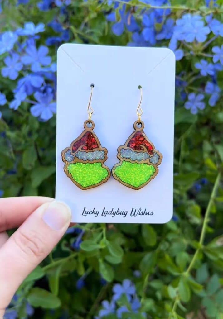 DIY-glitter-grinch-earrings