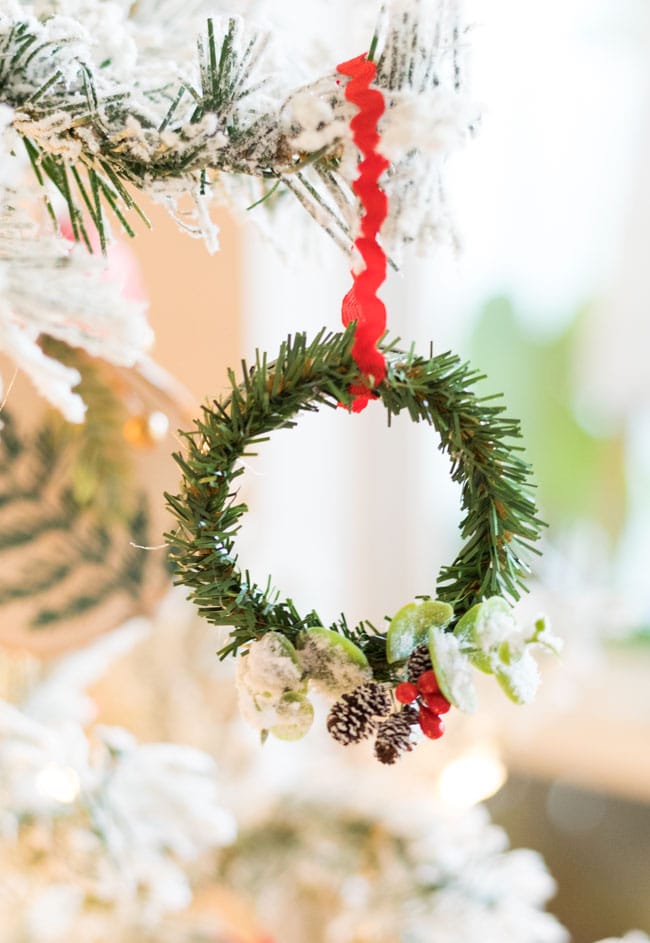 Easy Mason Jar Christmas Ornaments