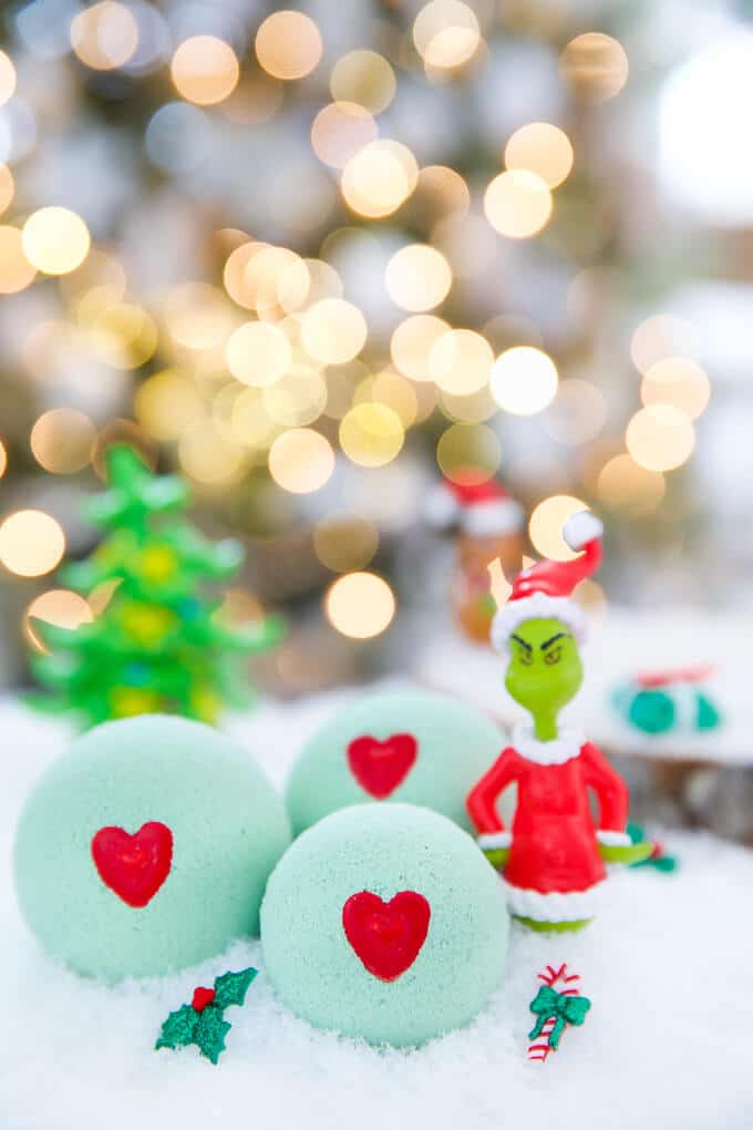 Pretty Grinch Bath Bombs