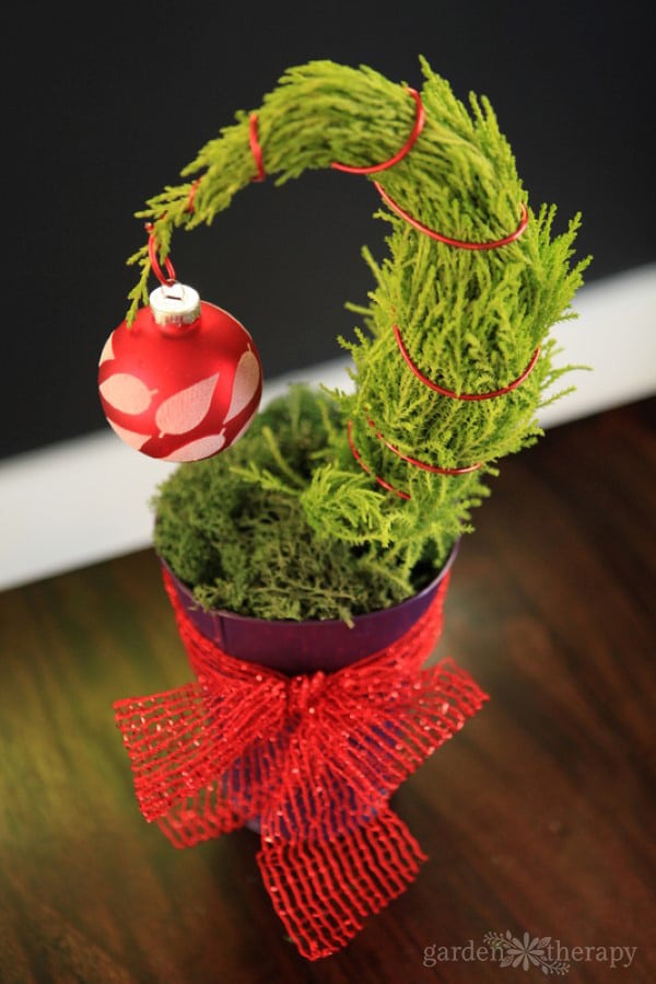 Tabletop-Grinch-Tree