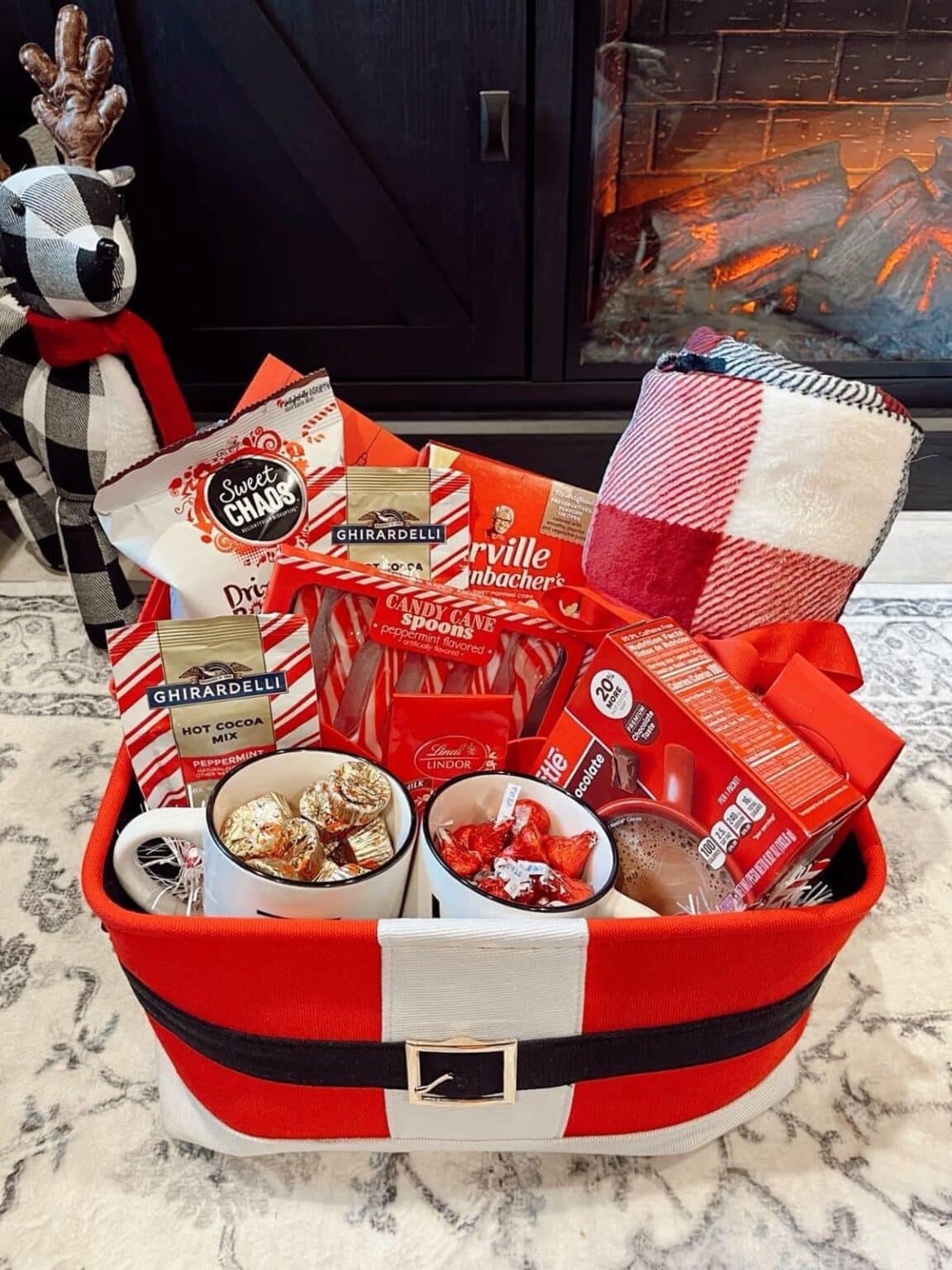 25+ Easy DIY Christmas Gift Basket Ideas That Look Crazy Expensive ...